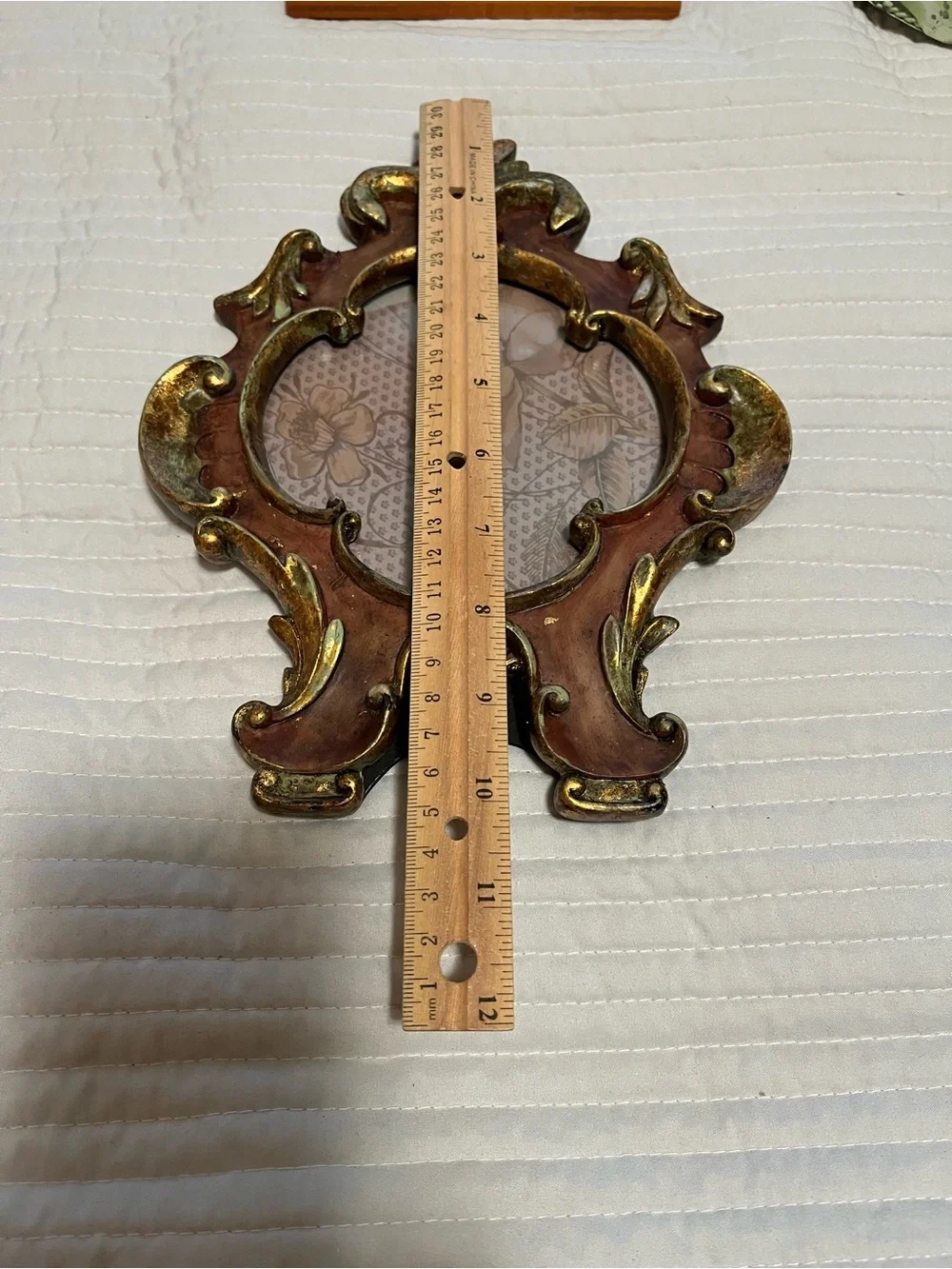Decorative Baroque-Style Bronze toned and Gold 4X6 Picture Frame